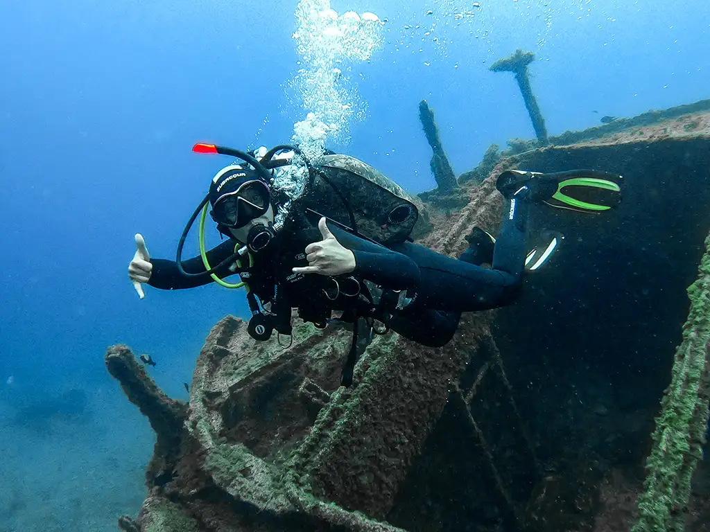 Diving Atlantis